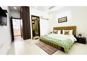 BluO 3BHK - Greater Kailash Lift Balcony Parking