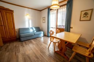 Two-Bedroom Apartment room in Residence Derby Club