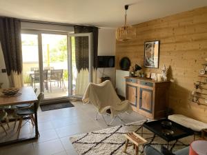 Appartements La Tintaine- T2 avec Terrasse : photos des chambres