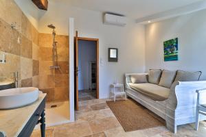 B&B / Chambres d'hotes Le Jardin de Mazan : Chambre Triple Deluxe