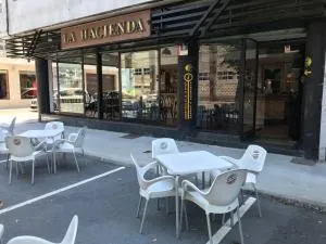 PENSIÓN LA HACIENDA - Lestrove