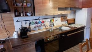 Chata pri jazere - relax vo vírivke