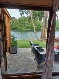 Chata pri jazere - relax vo vírivke