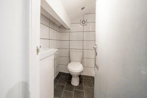 Peaky blinders apartment 5 min walk to Blackpool tower sleeps up to 14