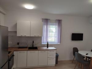 Apartments Anamarija