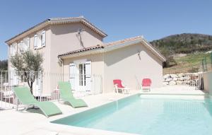 Maisons de vacances Awesome home in Saint Thome with 5 Bedrooms, WiFi and Outdoor swimming pool : photos des chambres