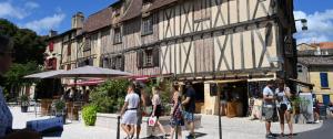 Maisons de vacances gite en pierre le paradis jaccuzzi piscine perigord pourpre 9km de bergerac : photos des chambres