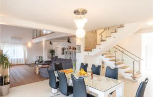 Three-Bedroom Apartment In Lumbarda