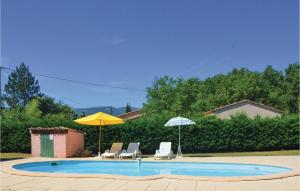 Maisons de vacances Amazing home in Creste with 4 Bedrooms and Outdoor swimming pool : photos des chambres