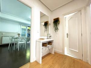 LORE - Parking y bicis gratis