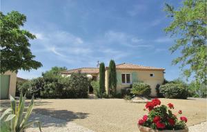 Maisons de vacances Stunning home in Cruzy with 3 Bedrooms, Internet and Outdoor swimming pool : photos des chambres