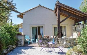 Maisons de vacances Nice home in Sembas with 1 Bedrooms and Outdoor swimming pool : photos des chambres