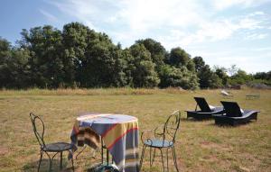 Maisons de vacances 1 Bedroom Beautiful Home In Saignon : photos des chambres