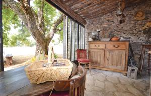 Maisons de vacances 1 Bedroom Beautiful Home In Saignon : photos des chambres