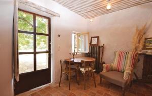 Maisons de vacances 1 Bedroom Beautiful Home In Saignon : photos des chambres