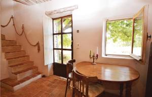 Maisons de vacances 1 Bedroom Beautiful Home In Saignon : photos des chambres