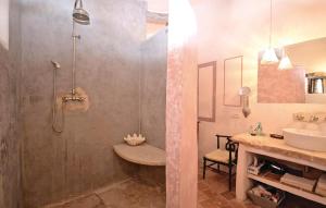 Maisons de vacances 1 Bedroom Beautiful Home In Saignon : photos des chambres