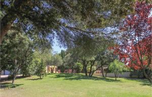 Maisons de vacances Nice Home In Les Angles With Outdoor Swimming Pool : photos des chambres