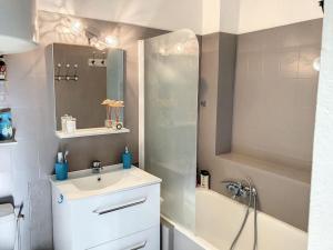 Appartements Bandol Studio place de la Paroisse : photos des chambres