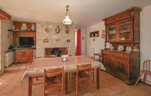 Maisons de vacances Amazing home in St,Sulpice-dExideuil with 3 Bedrooms, Private swimming pool and Outdoor swimming pool : photos des chambres