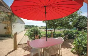 Maisons de vacances Amazing home in St,Sulpice-dExideuil with 3 Bedrooms, Private swimming pool and Outdoor swimming pool : photos des chambres