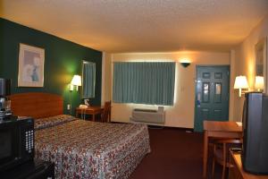 King Room - Smoking  room in Stay Express Inn Near Ft. Sam Houston