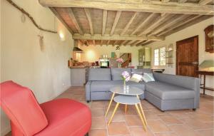 Maisons de vacances Beautiful home in Charritte de Bas with 2 Bedrooms and WiFi : photos des chambres