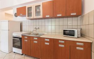 Nice apartment in Medulin w WiFi and 2 Bedrooms