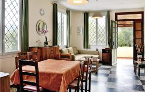 Awesome Home In Sollies Toucas