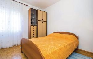 2 Bedroom Nice Home In Baric Draga 
