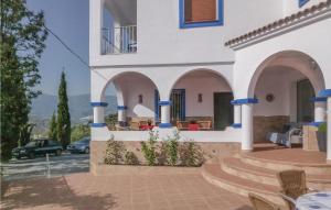 Amazing home in Sayalonga with 6 Bedrooms WiFi and Outdoor swimming pool