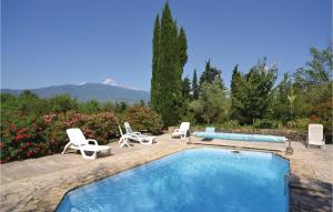 Maisons de vacances Nice home in Crillon Le Brave with 1 Bedrooms, WiFi and Outdoor swimming pool : photos des chambres