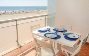 Appartements Stunning apartment in Carnon Plage with 2 Bedrooms : photos des chambres