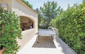 4 Bedroom Cozy Home In Montauroux