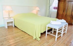 Maisons de vacances 3 Bedroom Beautiful Home In Valognes : photos des chambres