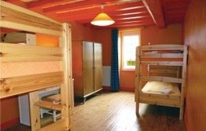 Maisons de vacances 3 Bedroom Beautiful Home In Valognes : photos des chambres