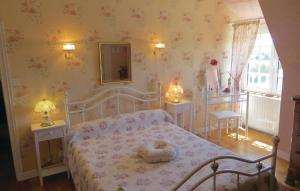 Maisons de vacances Awesome Home In Juigne Sur Sarthe With 4 Bedrooms, Wifi And Private Swimming Pool : photos des chambres
