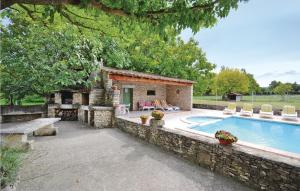 3 Bedroom Amazing Home In Lagnes