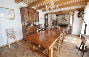 Maisons de vacances Awesome Home In Lagnes With Wifi, Private Swimming Pool And Outdoor Swimming Pool : photos des chambres