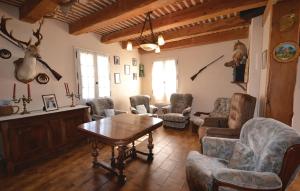 Maisons de vacances Awesome Home In Lagnes With Wifi, Private Swimming Pool And Outdoor Swimming Pool : photos des chambres