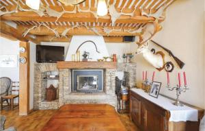 Maisons de vacances Awesome Home In Lagnes With Wifi, Private Swimming Pool And Outdoor Swimming Pool : photos des chambres