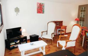 Appartements Awesome apartment in Pignan with 1 Bedrooms and Internet : photos des chambres