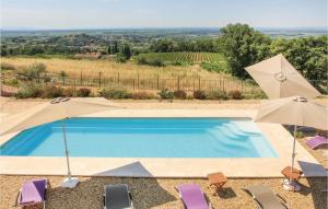 Maisons de vacances Beautiful Home In Cairanne With 5 Bedrooms, Private Swimming Pool And Outdoor Swimming Pool : photos des chambres