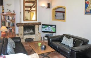 Maisons de vacances Amazing Home In Maubec With House A Mountain View : photos des chambres