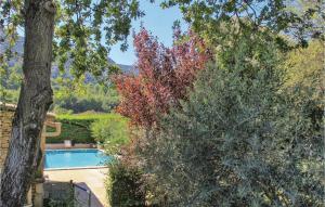 Maisons de vacances Stunning Home In Maubec With 3 Bedrooms, Wifi And Outdoor Swimming Pool : photos des chambres