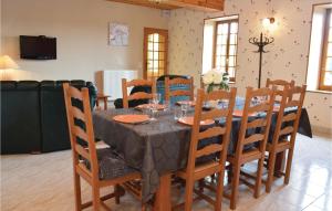 Maisons de vacances Amazing home in Canchy with 3 Bedrooms and WiFi : photos des chambres