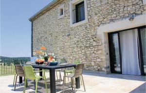 Maisons de vacances Awesome Home In La Touche With 6 Bedrooms, Wifi And Swimming Pool : photos des chambres