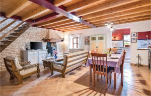 Three-Bedroom Holiday Home In Barban