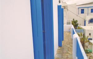 3 Bedroom Awesome Apartment In Panormos
