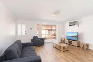 Number 4 at 27 South Street - Darawank